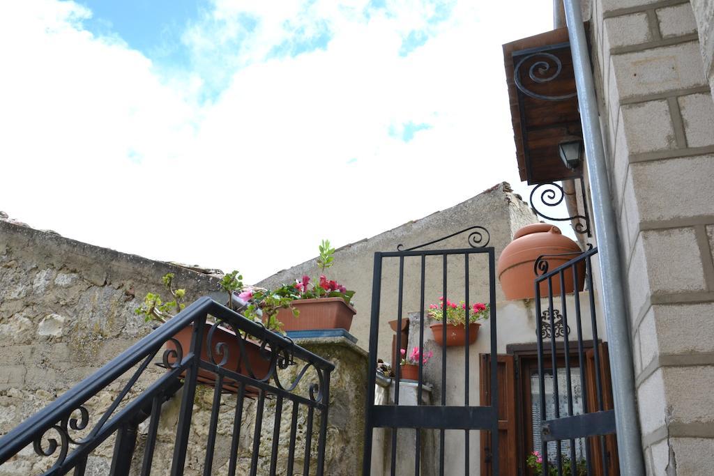 פטראליה סופראנה La Casa Del Pittore Di Petralia מראה חיצוני תמונה